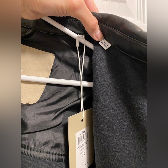 BNWT Black leather jacket - Picture 9 of 13